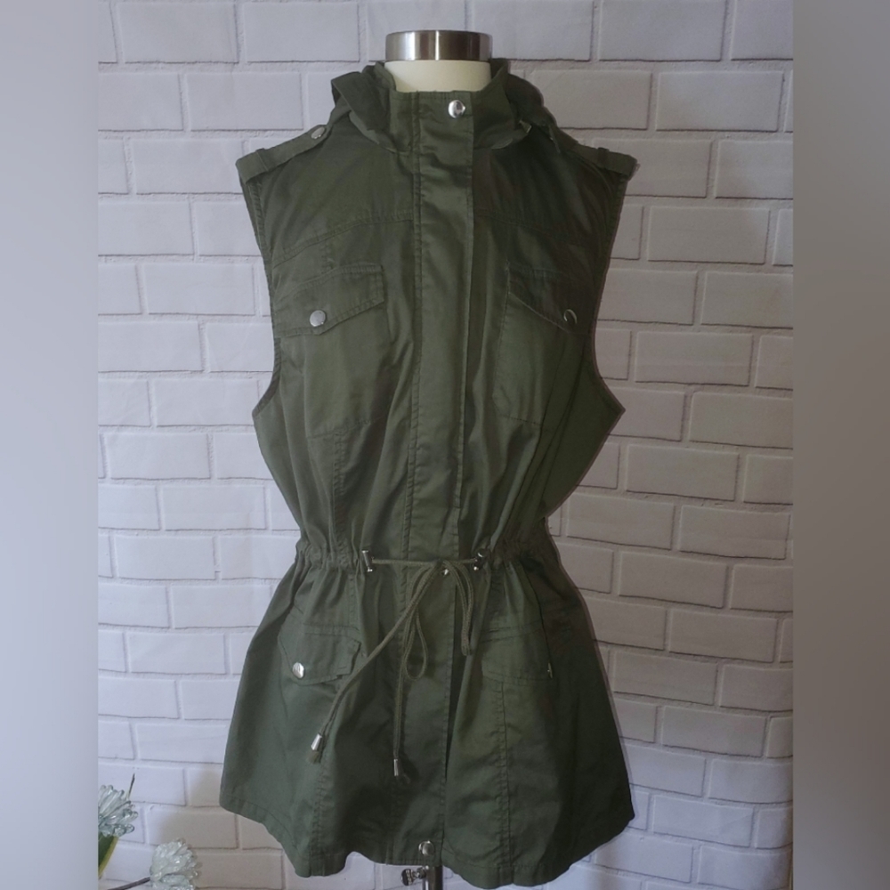 Cavalini military Vest. Size XL.Preowned.